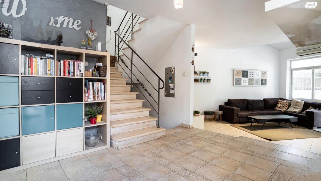 בית פרטי/ קוטג', נאות הפרחים, גן יבנה