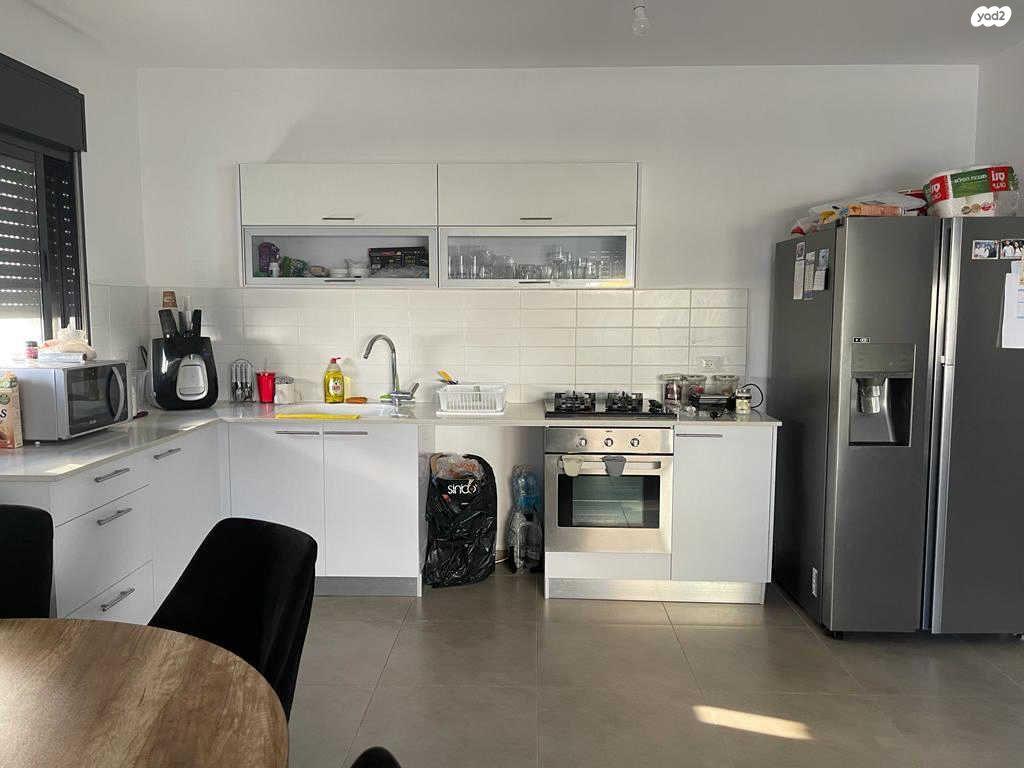 שרה אהרונסון,מזרח גדרה