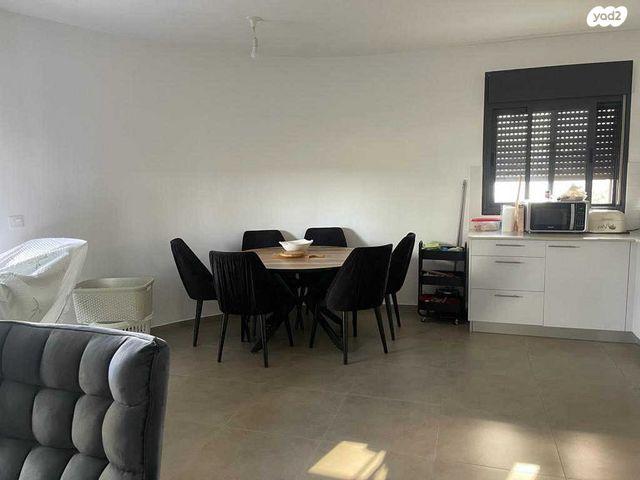 שרה אהרונסון,מזרח גדרה