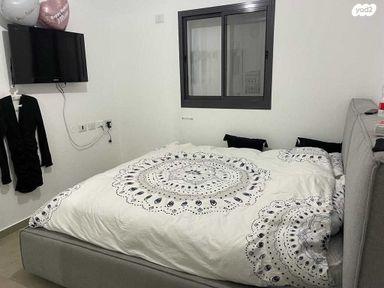 שרה אהרונסון,מזרח גדרה