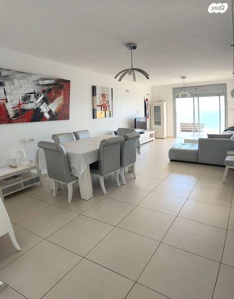 רוגוזין 27, רובע ד', אשדוד