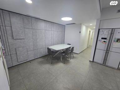 גג/ פנטהאוז, המחנה הצבאי, קרית מלאכי